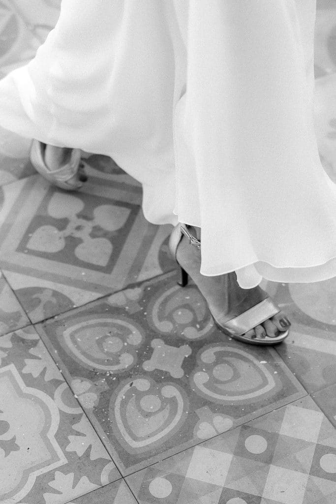 Detalle de boda en movimiento — fotografía editorial atemporal Barcelona Juanjo Vega